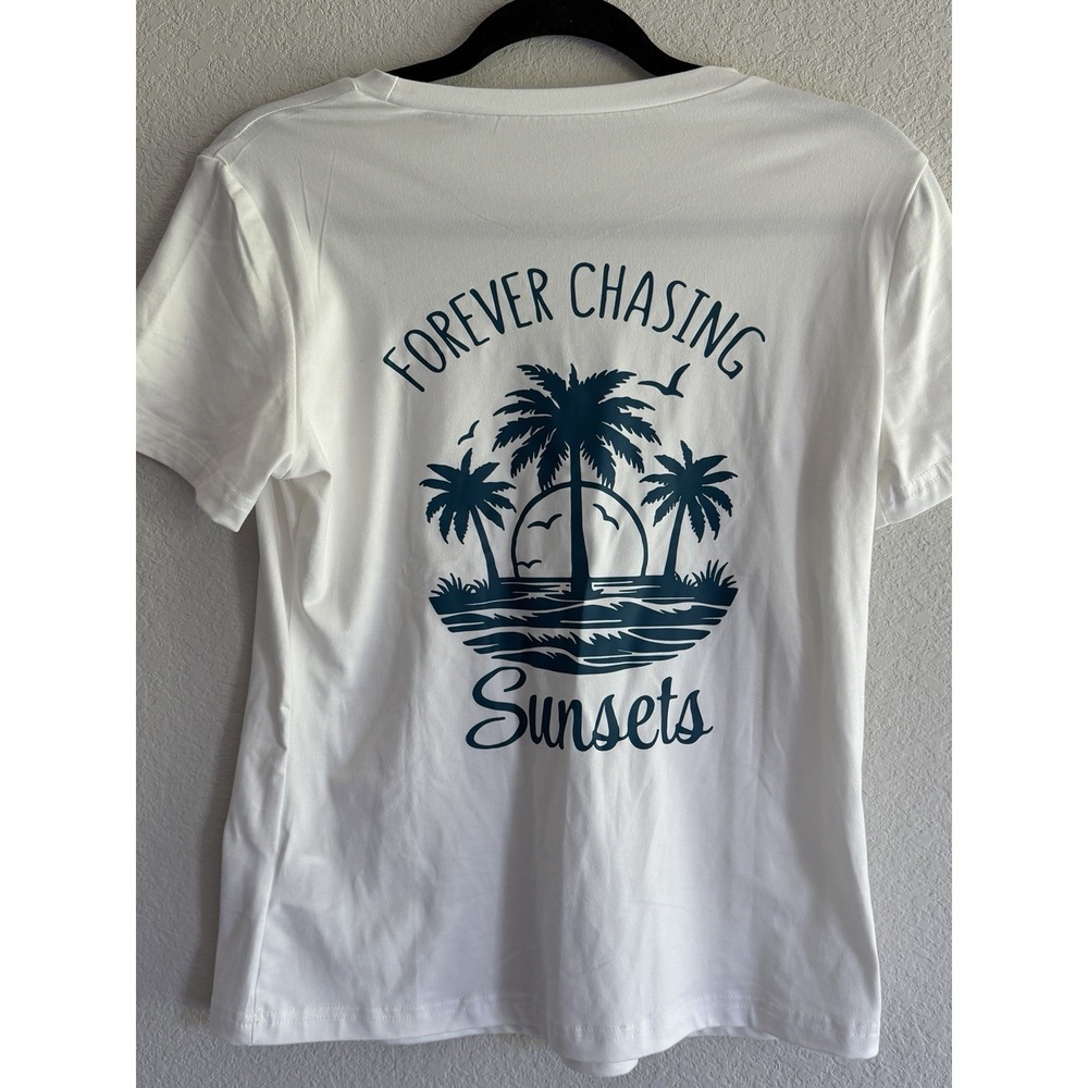 Forever Chasing Sunsets Women's T Shirt Size Medium